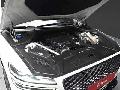 صورة 7 لـ 2023 Genesis GV70