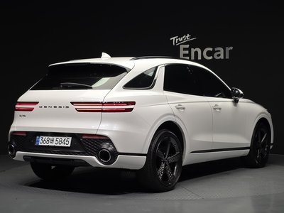 صورة 3 لـ 2023 Genesis GV70