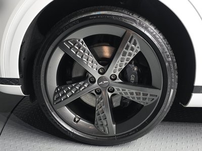 صورة 6 لـ 2023 Genesis GV70