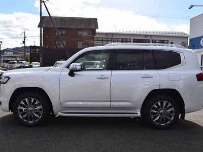 TOYOTA LAND CRUISER 300 - 10