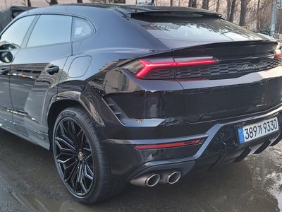 LAMBORGHINI URUS - 3
