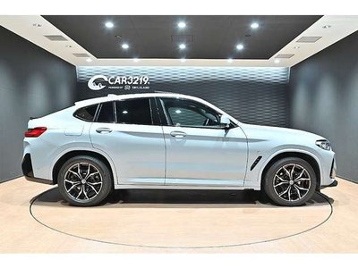 صورة 10 لـ 2023 BMW X4