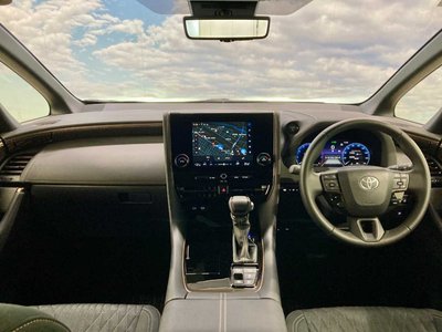 2025 Toyota ALPHARD — фото 7