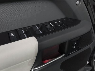 2025 LAND Rover DEFENDER — миниатюра 34