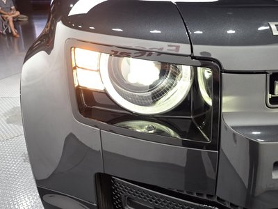صورة 10 لـ 2025 LAND Rover DEFENDER