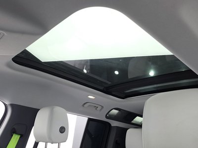 2025 LAND Rover DEFENDER — миниатюра 24