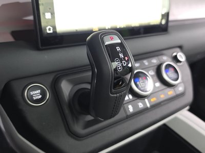 2025 LAND Rover DEFENDER — миниатюра 13