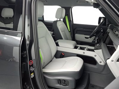 2025 LAND Rover DEFENDER — миниатюра 17