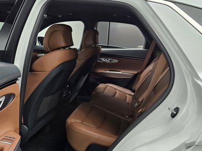 2023 Genesis GV70 — миниатюра 11