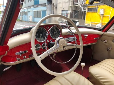 MERCEDES-BENZ SL - 10