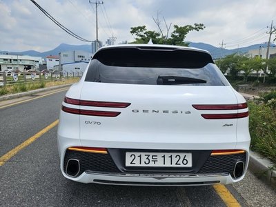 2023 Genesis GV70 photo 3