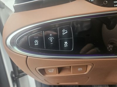 2023 Genesis GV70 photo 10