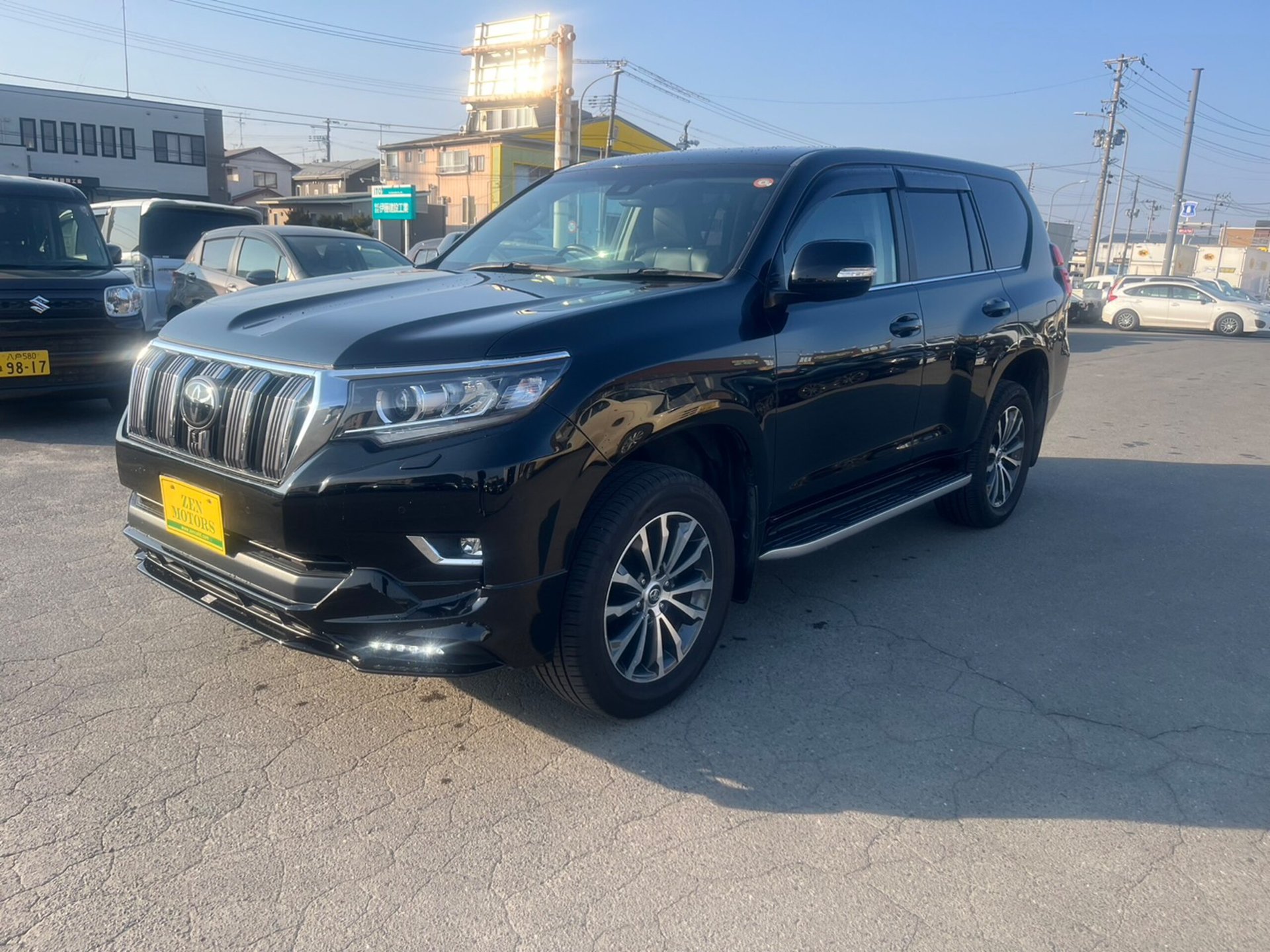 TOYOTA LAND CRUISER PRADO - View 1