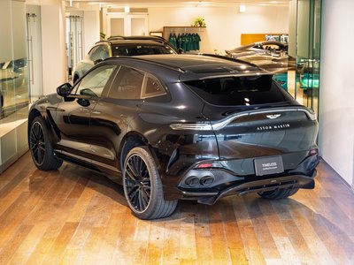 ASTON MARTIN DBX - 9