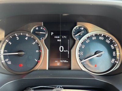 TOYOTA LAND CRUISER PRADO - 10