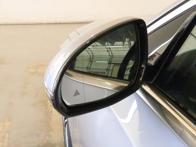 MERCEDES-BENZ E-CLASS - 6