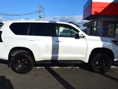 TOYOTA LAND CRUISER PRADO - 10