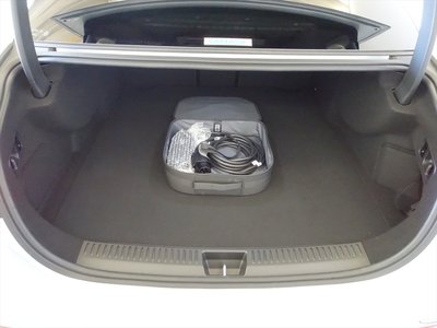 MERCEDES-BENZ E-CLASS - 10