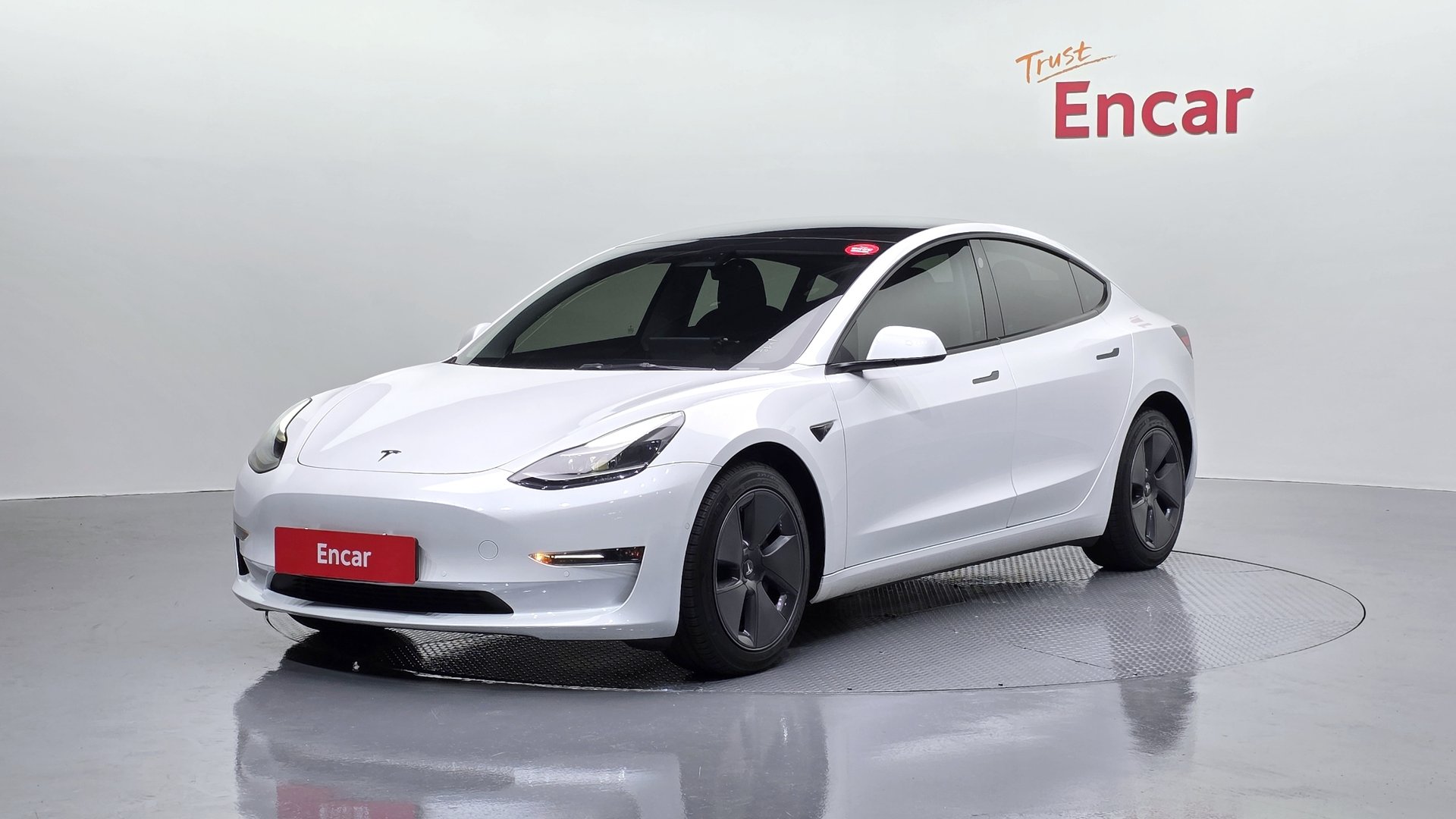 TESLA MODEL 3 - View 1