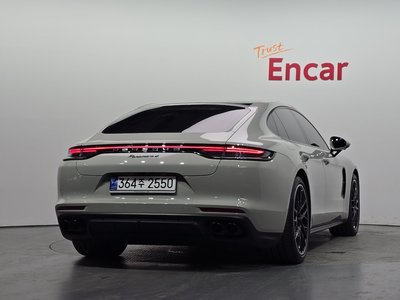 PORSCHE PANAMERA - 3