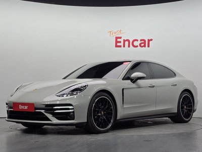 PORSCHE PANAMERA - 1