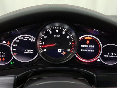 PORSCHE PANAMERA - 8