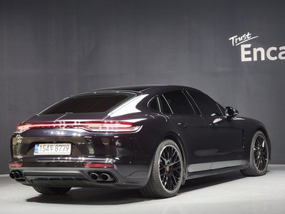 PORSCHE PANAMERA - 3