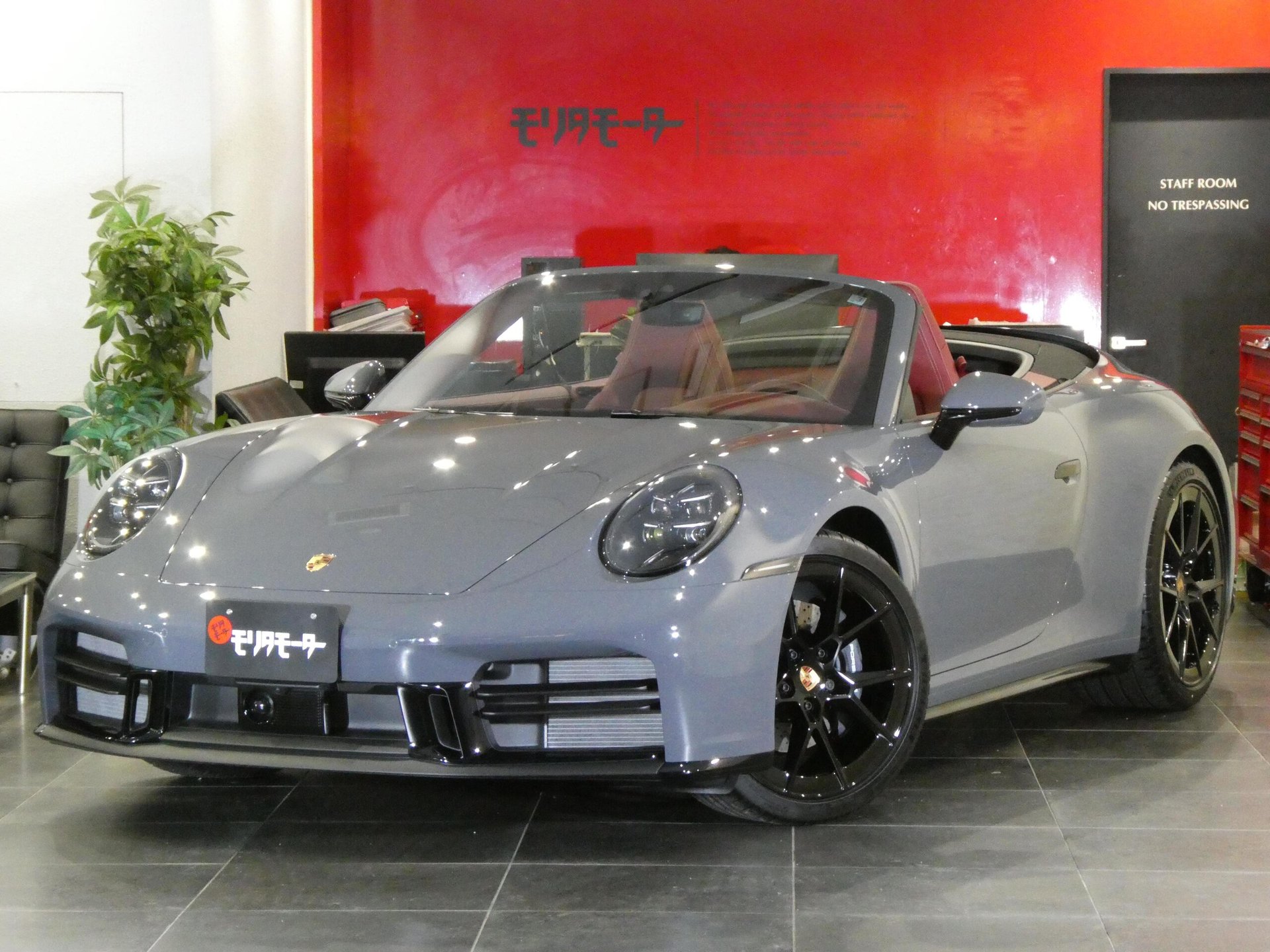 PORSCHE 911 - View 1