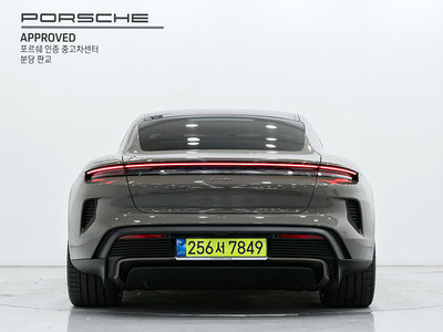 2025 Porsche TAYCAN 照片 3