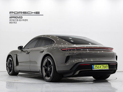 2025 Porsche TAYCAN 照片 4
