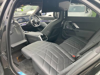2025 BMW I7 缩略图 72
