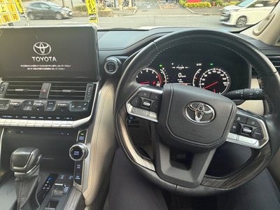 صورة مصغرة 14 لـ 2023 Toyota LAND CRUISER 300