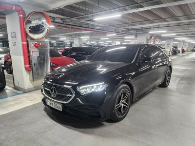 MERCEDES-BENZ E-CLASS - 1