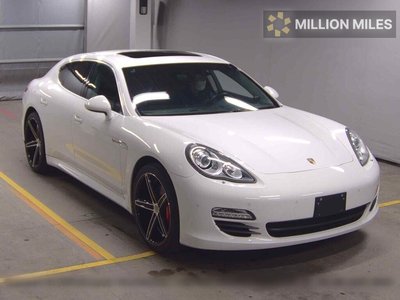 PORSCHE PANAMERA