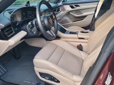 2021 Porsche TAYCAN photo 10