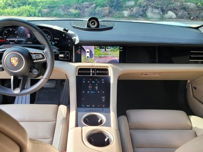 2021 Porsche TAYCAN photo 2