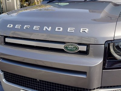 LAND ROVER DEFENDER - 8