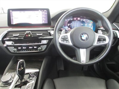 2024 BMW 5 SERIES TOURING — миниатюра 30
