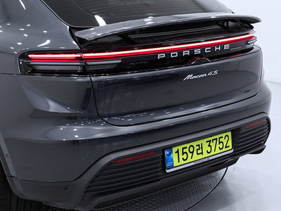 2025 Porsche MACAN 缩略图 12