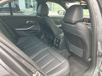 صورة مصغرة 32 لـ 2021 BMW 3 SERIES