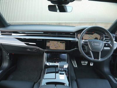 AUDI A8 - 6