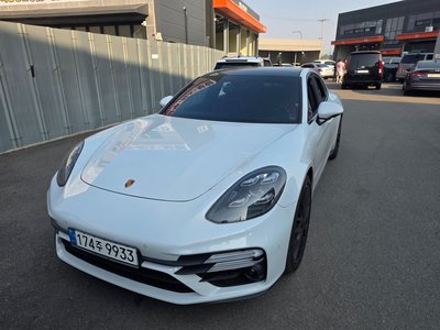 PORSCHE PANAMERA - 1