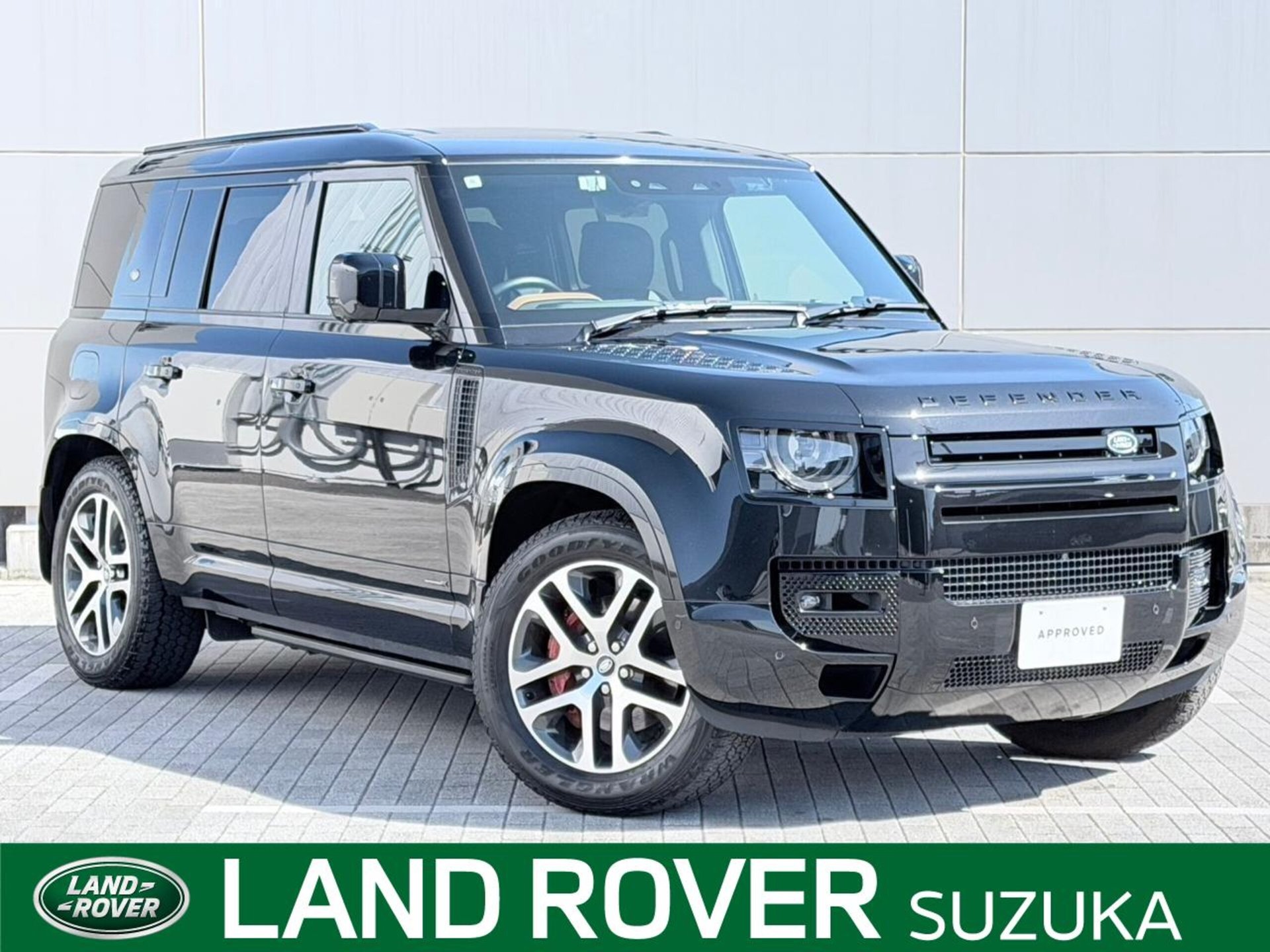 LAND ROVER DEFENDER - View 1