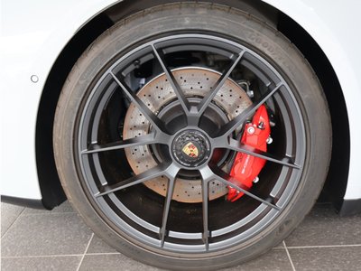 2025 Porsche 911 — миниатюра 11