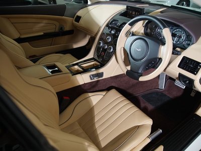 ASTON MARTIN DB9 - 10