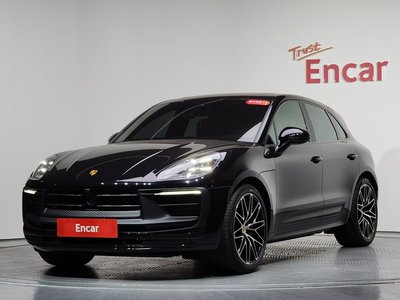 PORSCHE MACAN - 2