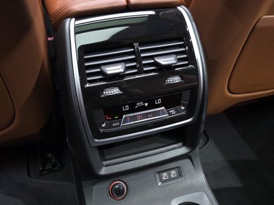 2023 BMW X7 thumbnail 31