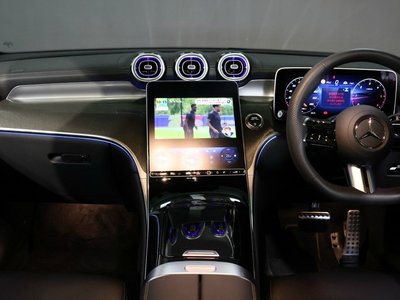2025 Mercedes-BENZ GLC — фото 2