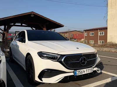 MERCEDES-BENZ E-CLASS - 7