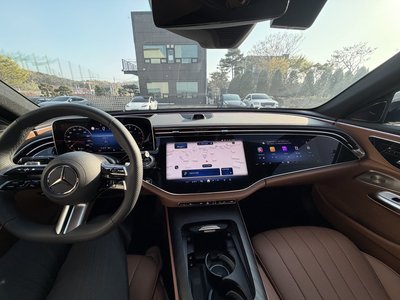 MERCEDES-BENZ E-CLASS - 6